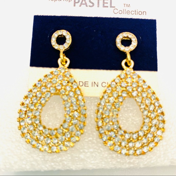 Earrings Crystal Tear Drop. Pierced - Picture 3 of 8